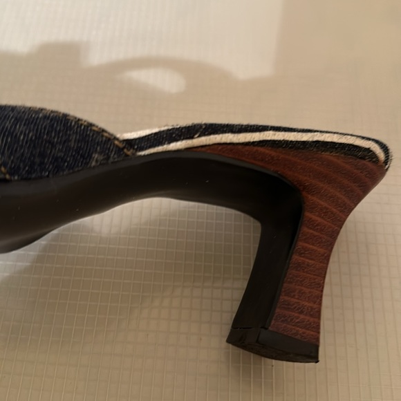 Shoes - Picture 4 of 6